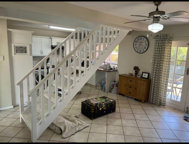 2 BEDROOM APARTMENT FOR SALE IN OATLANDS NORTH